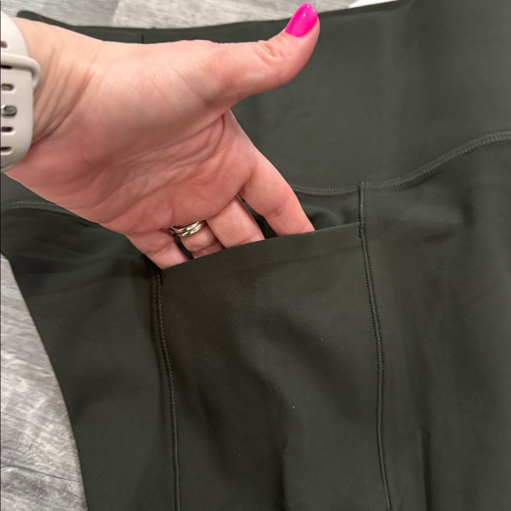 NWT Athleta Salutation Stash Pocket II 7/8 "Peat Green" Tight / Legging - Picture 8 of 12